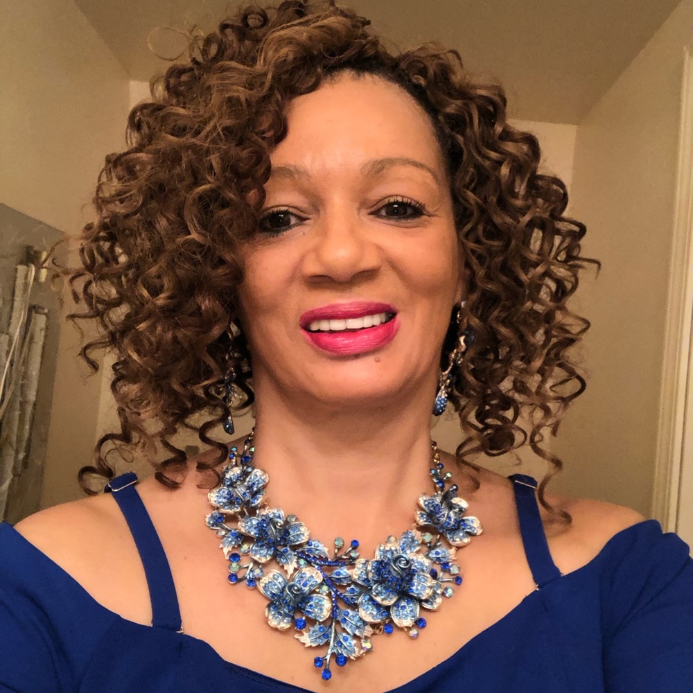 Meet your Posher, Anita